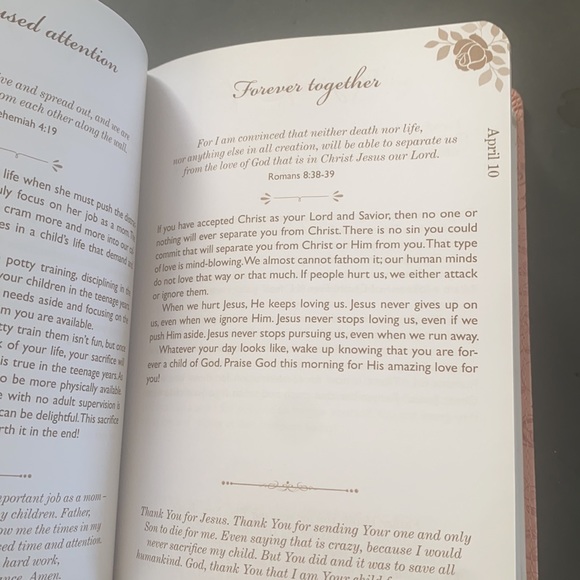 365 Devotion book for Moms - Picture 2 of 2